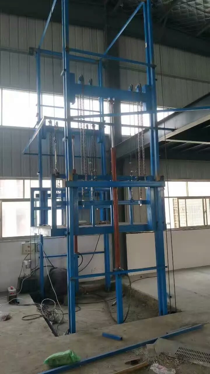 工厂简易货梯安装现场图片 工厂简易货梯安装图片